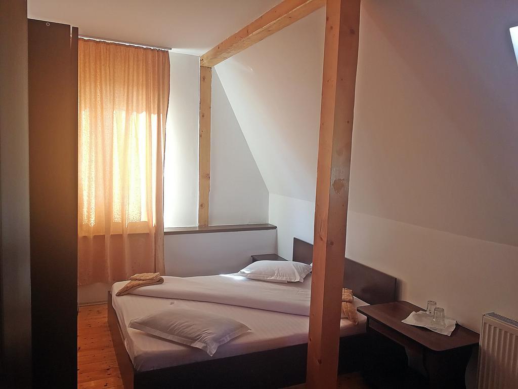 Casa Kiev Hotel Sibiu Bagian luar foto